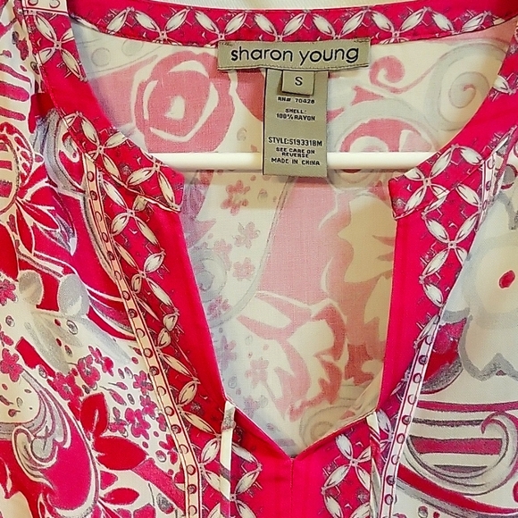 Sharon Young, size small Pink, white, and gray blouse - Picture 2 of 5